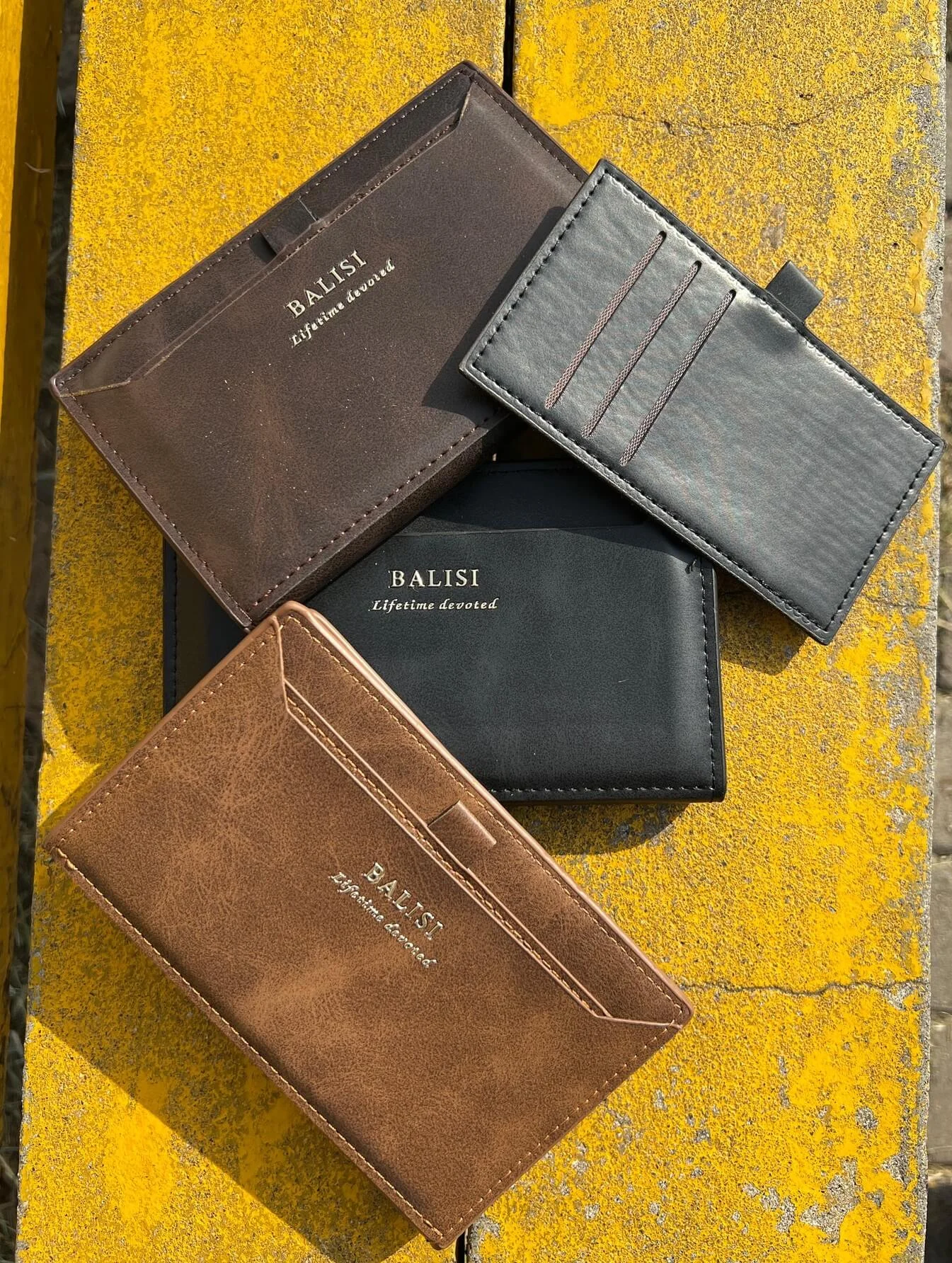 Balisi Half long Wallet gallery image 3